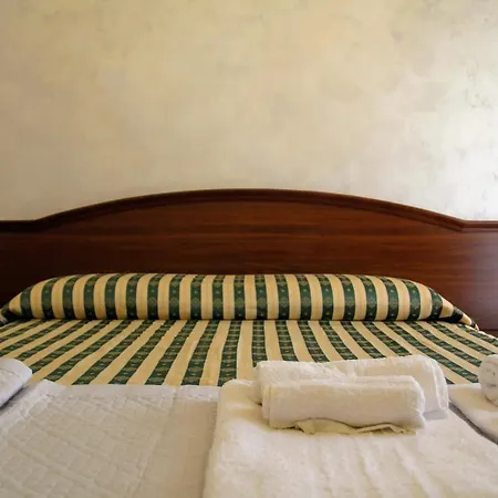 Dimora Arco - Affitti Brevi Italia 3*